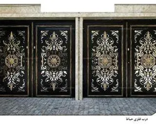 رنگ کاری درب حیاط منزل