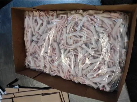 تصویر قیمت پای مرغ در کشتارگاه